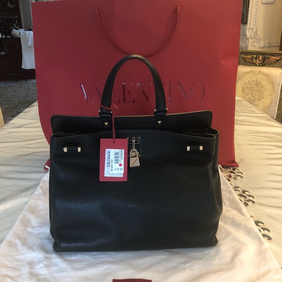 Items - Picture 5 of 6